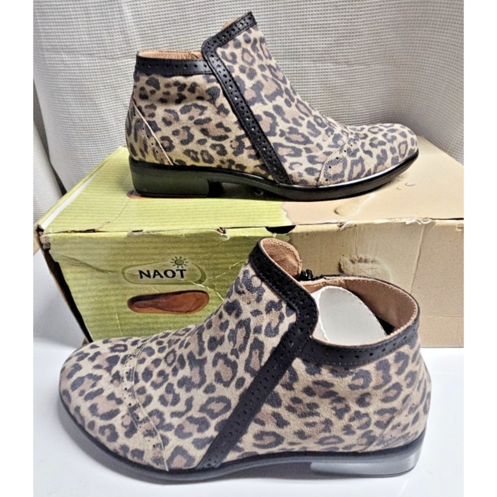 NAOT Women's Nefasi Ankle Boot Cheetah Suede/Jet Black Leather  5-5.5 M‎ US